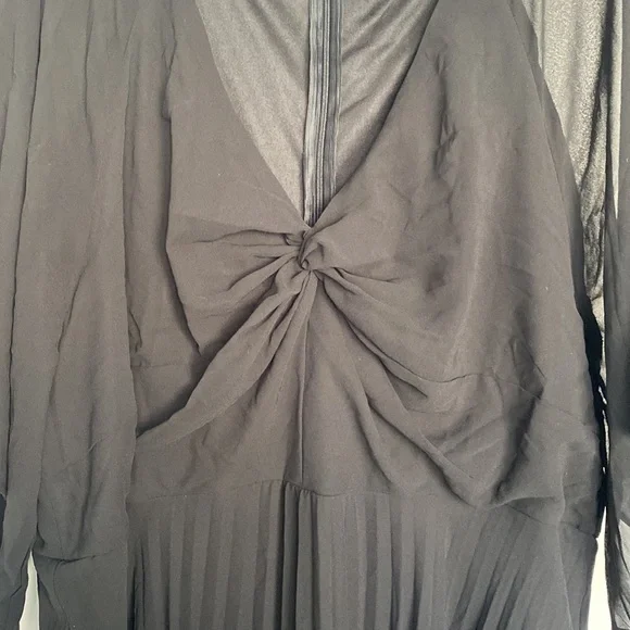 PLUS Black Midi Pleated Dress - Picture 3 of 4